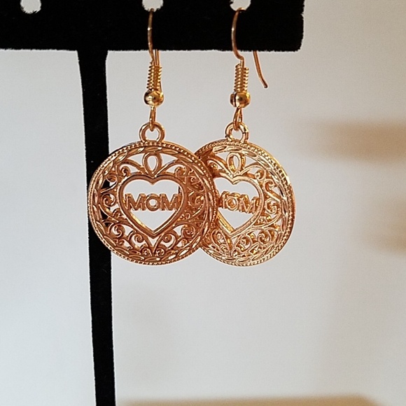 MOM Gold Tone Earrings Set - Picture 1 of 1